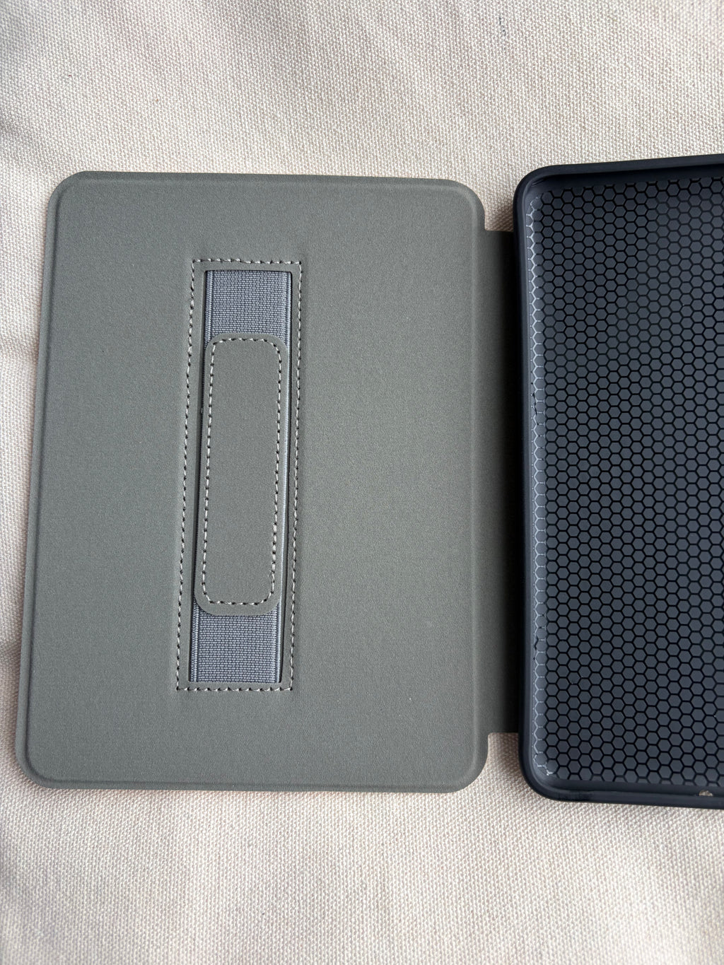 Cozy Chapters Kindle Case